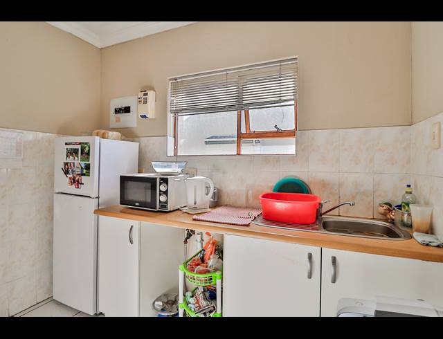 2 BEDROOM TOWNHOUSE RENTED IN LORRAINE